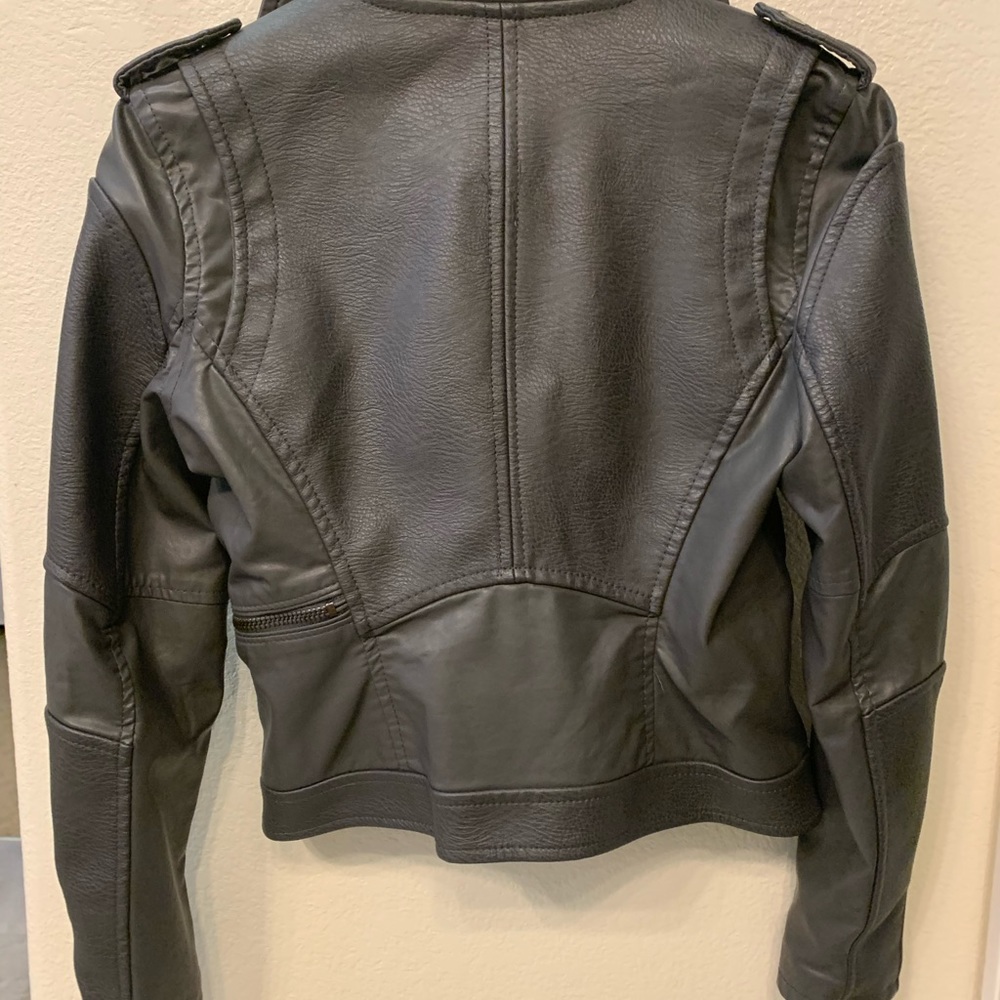 Women’s jacket - Picture 3 of 6